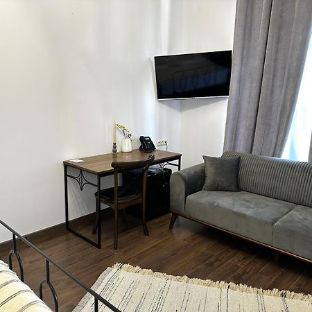 Redroof Country House Hotel Goris Bagian luar foto