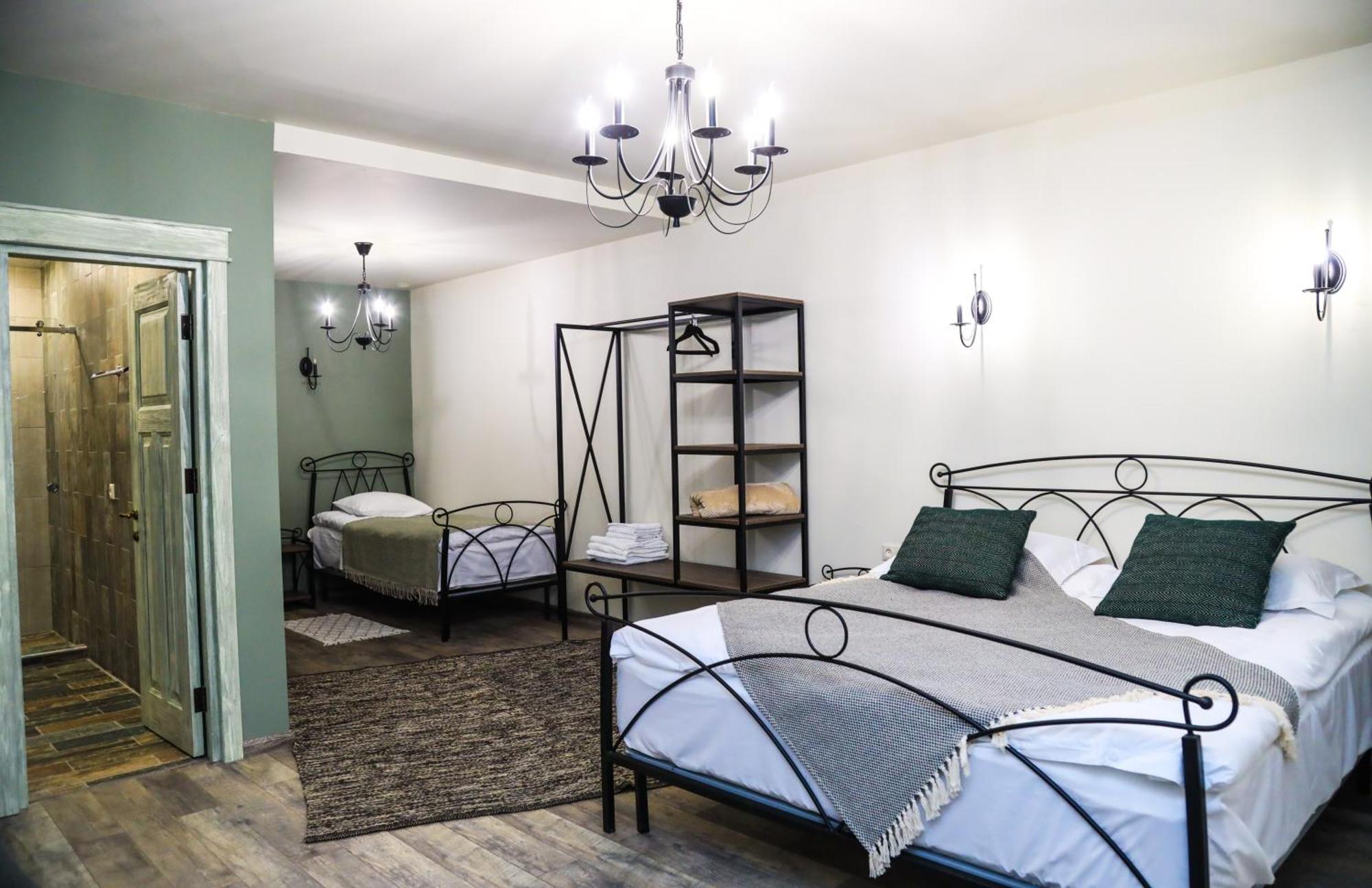 Redroof Country House Hotel Goris Bagian luar foto