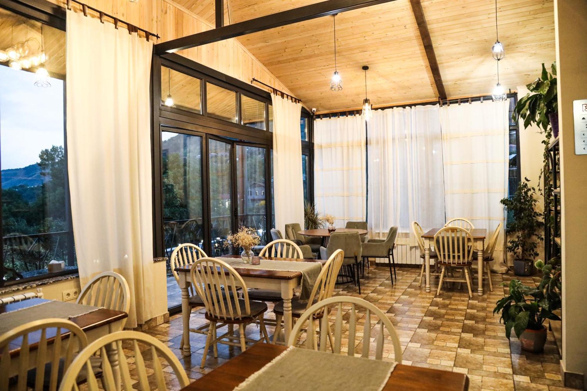 Redroof Country House Hotel Goris Bagian luar foto