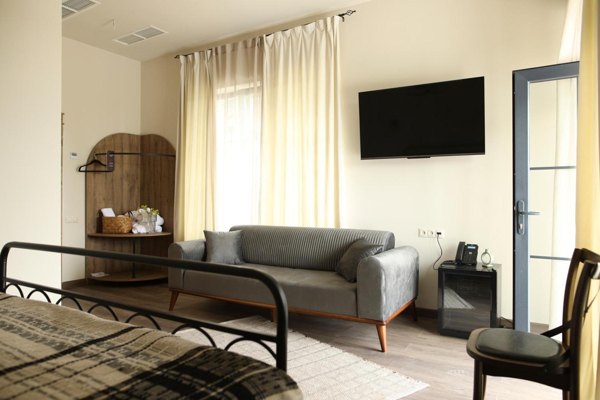 Redroof Country House Hotel Goris Bagian luar foto