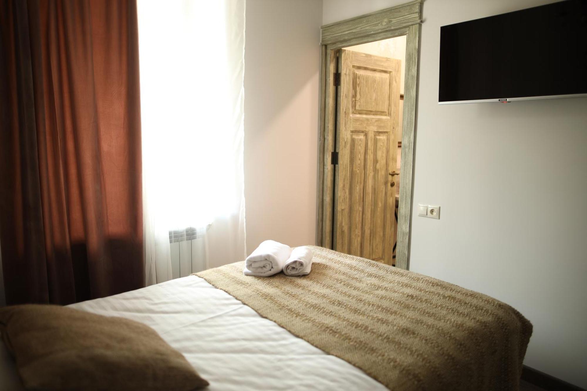 Redroof Country House Hotel Goris Bagian luar foto