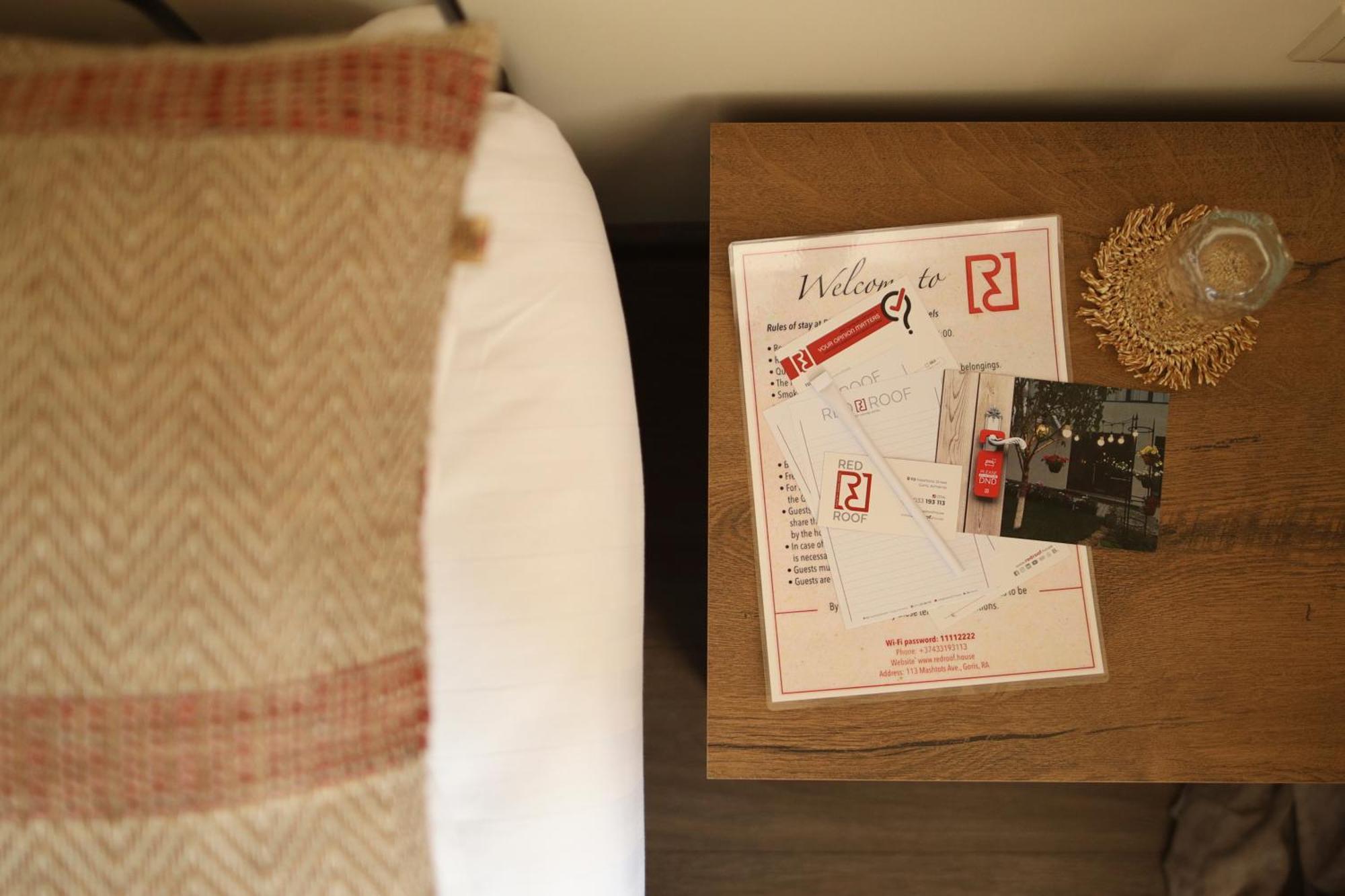 Redroof Country House Hotel Goris Bagian luar foto