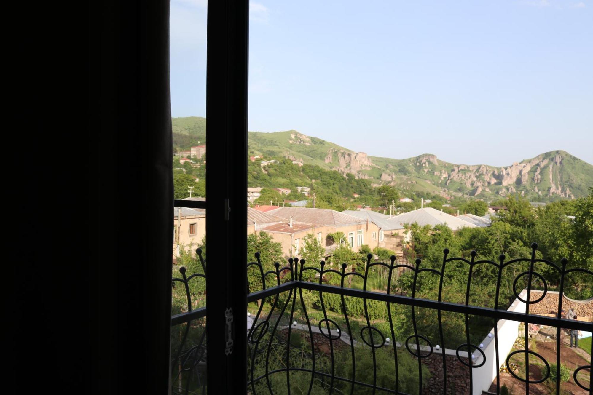 Redroof Country House Hotel Goris Bagian luar foto