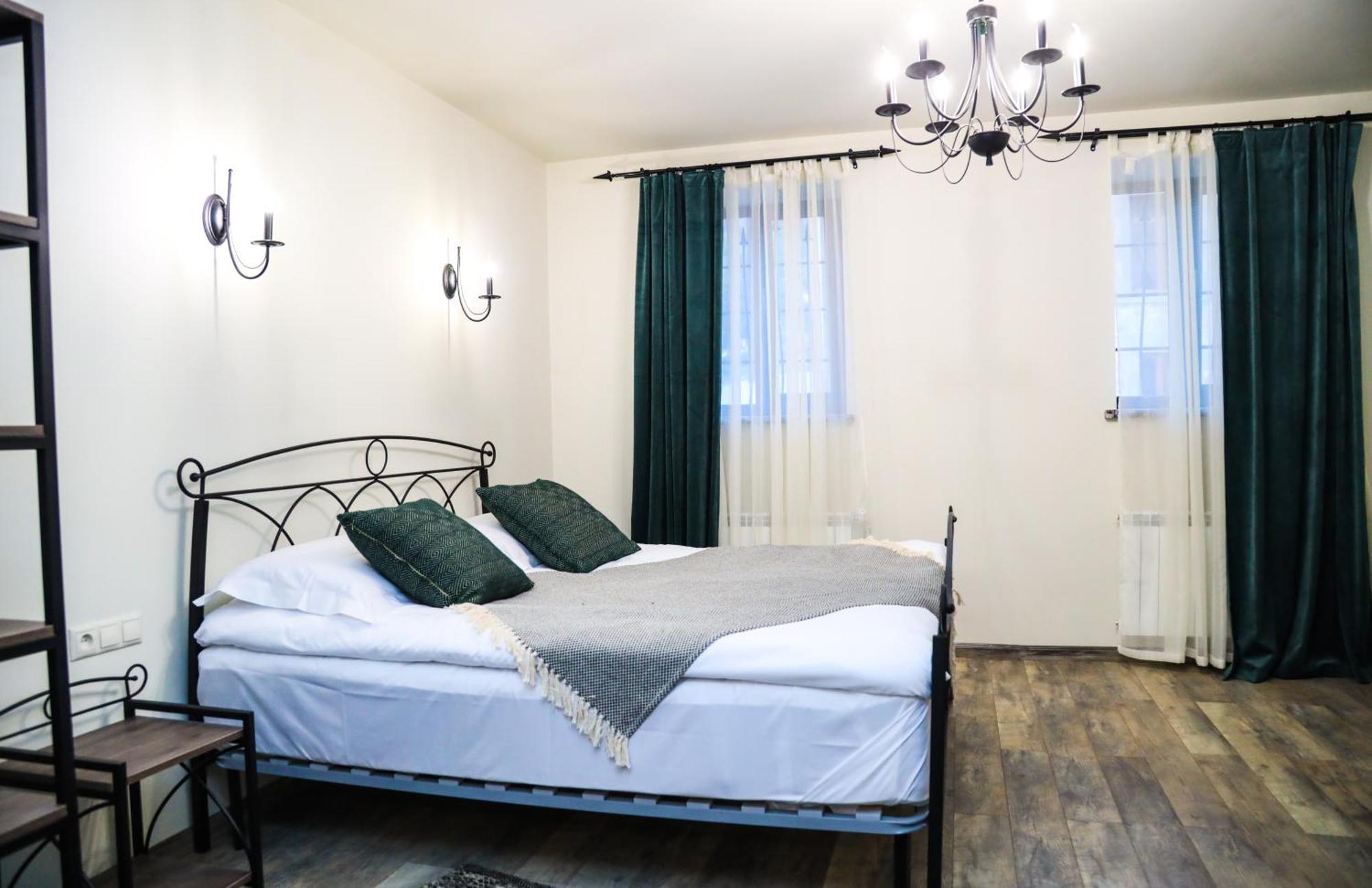 Redroof Country House Hotel Goris Bagian luar foto