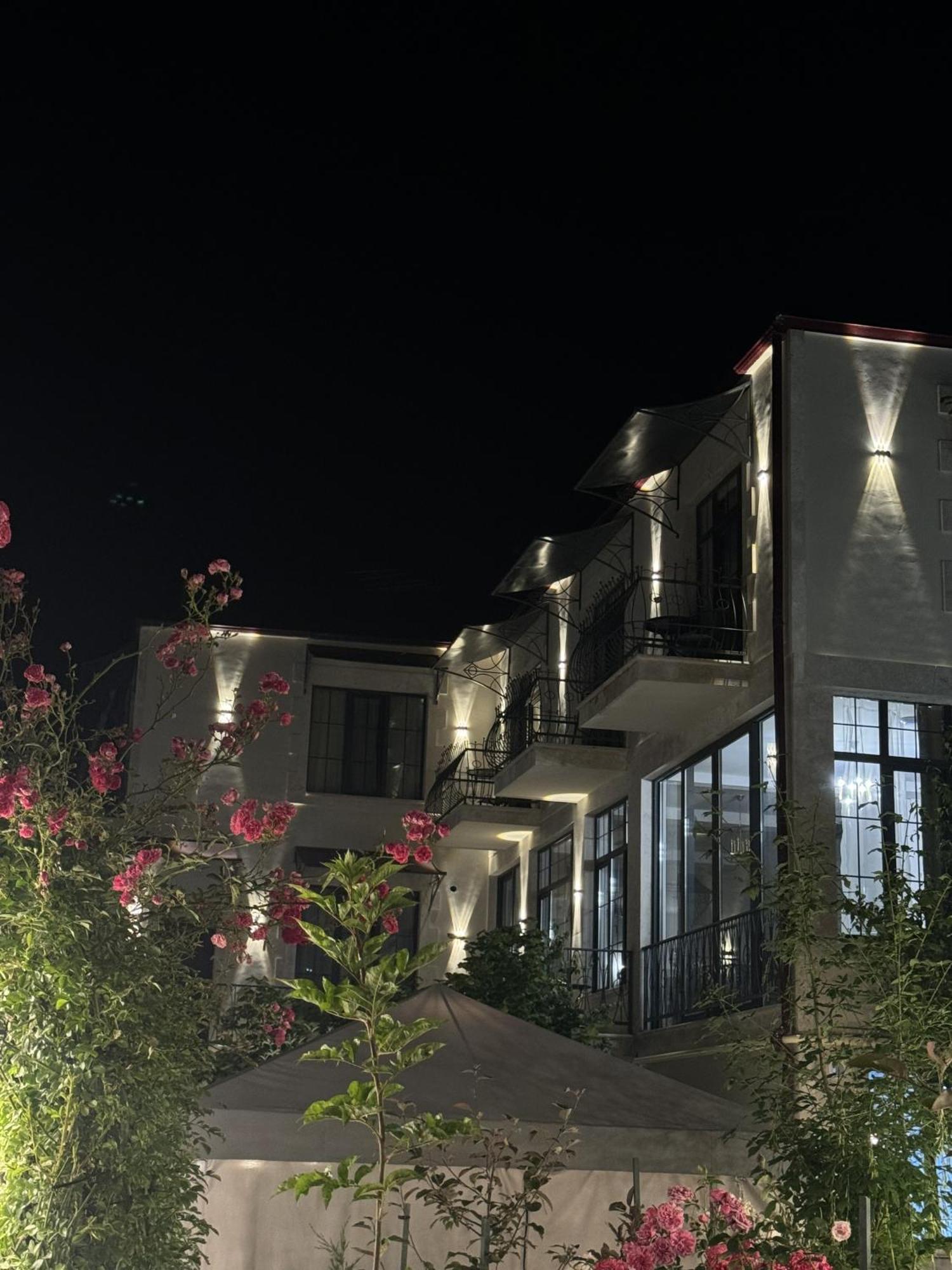 Redroof Country House Hotel Goris Bagian luar foto