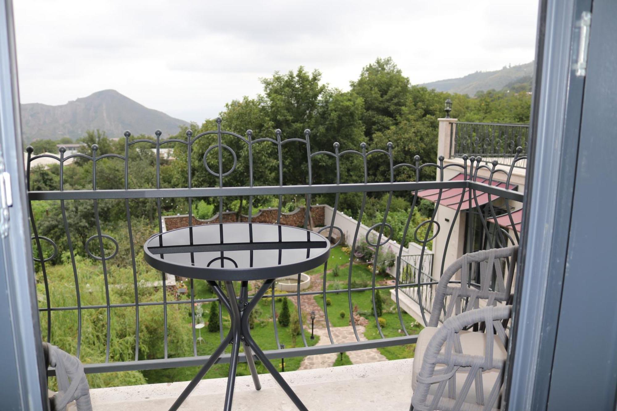 Redroof Country House Hotel Goris Ruang foto