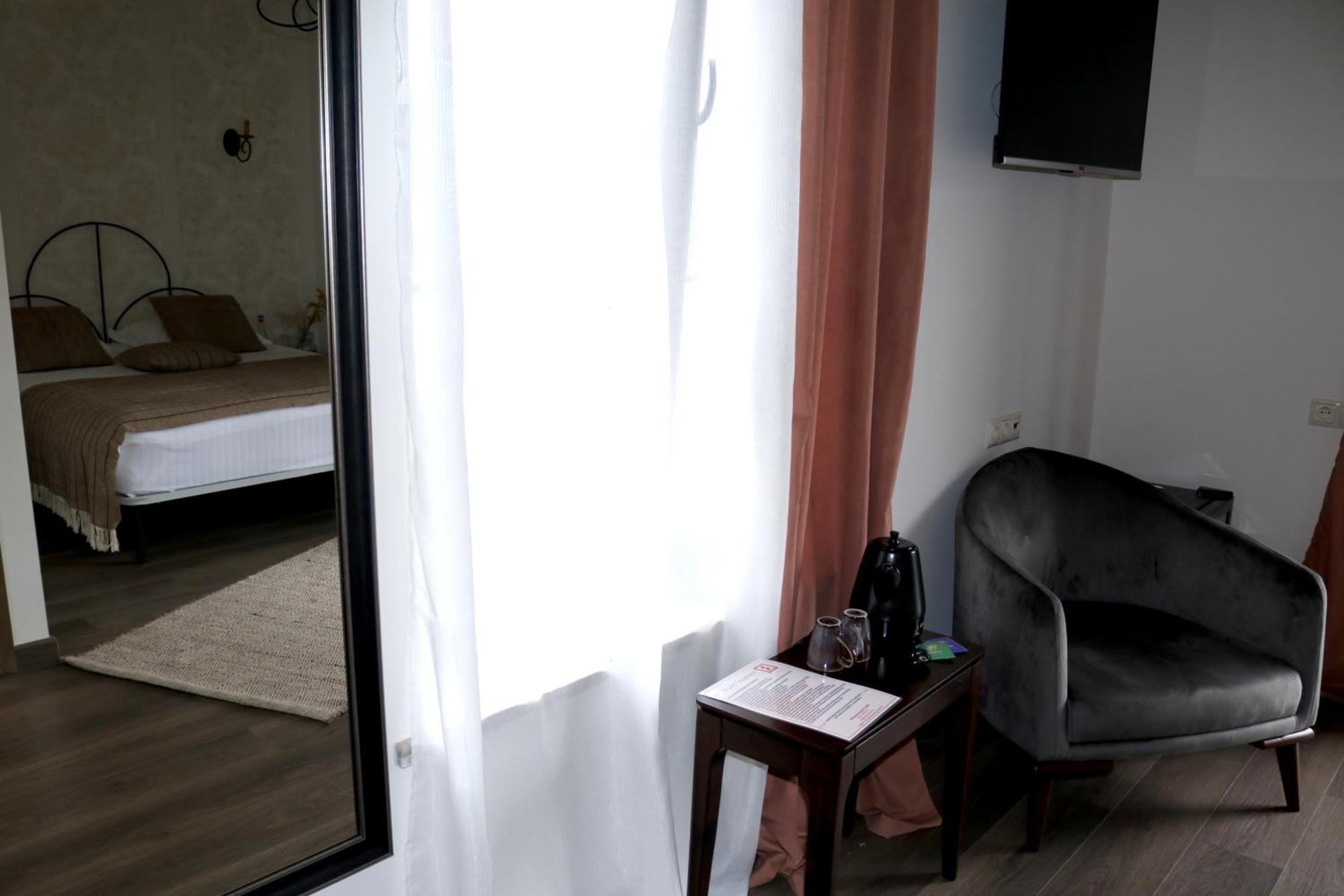 Redroof Country House Hotel Goris Ruang foto