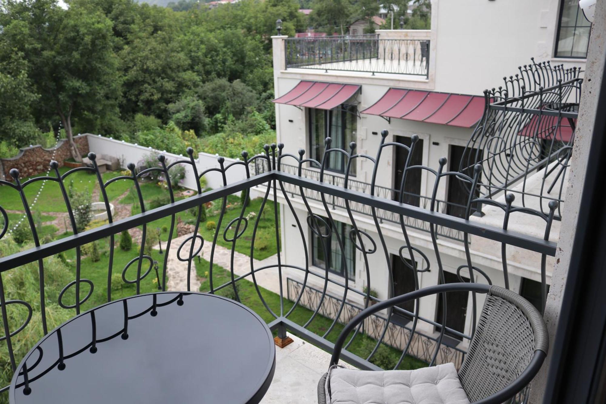 Redroof Country House Hotel Goris Ruang foto