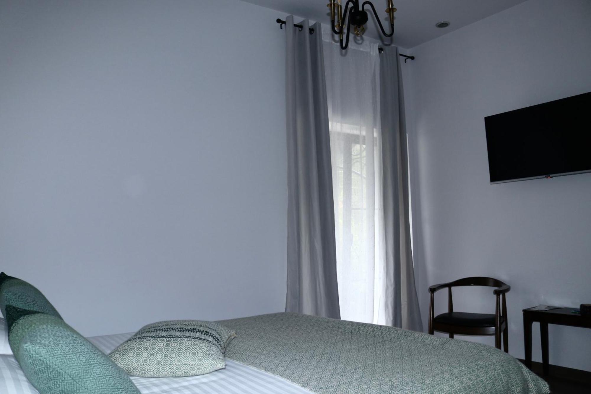 Redroof Country House Hotel Goris Ruang foto